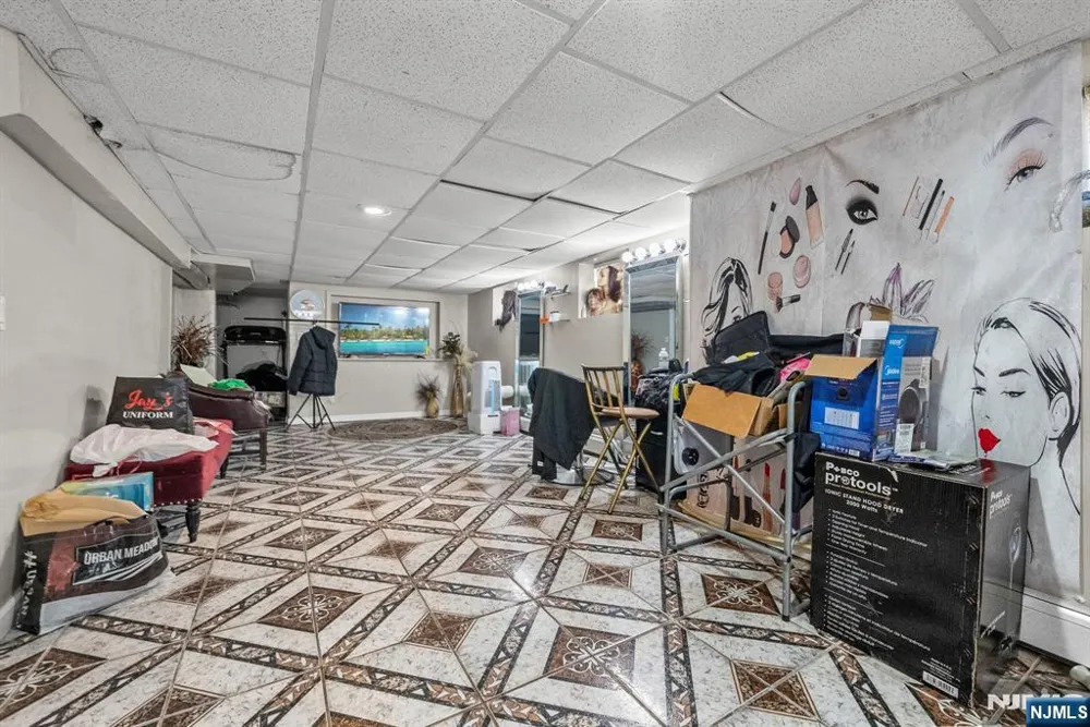 38-40 Nairn Place Newark, NJ 07108