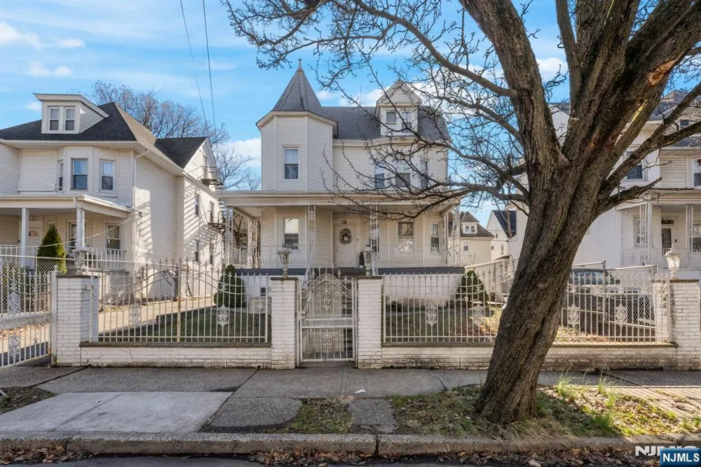 38-40 Nairn Place Newark, NJ 07108