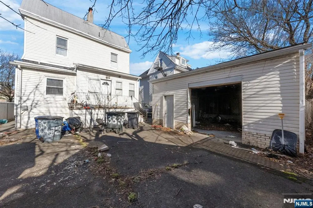 38-40 Nairn Place Newark, NJ 07108