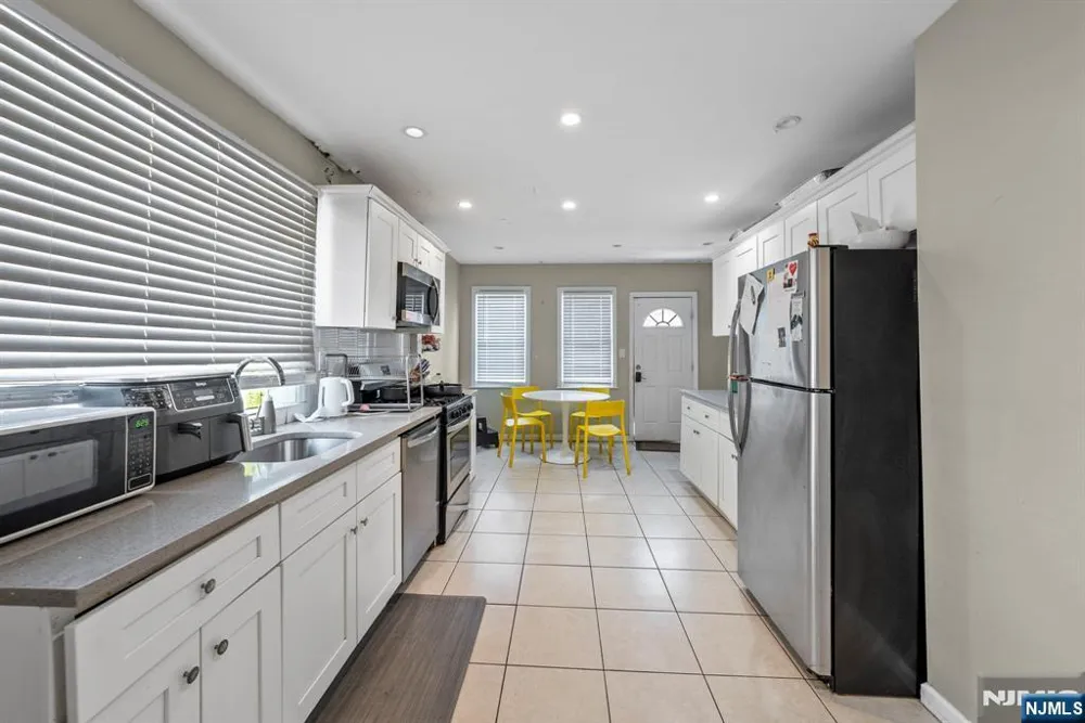 38-40 Nairn Place Newark, NJ 07108