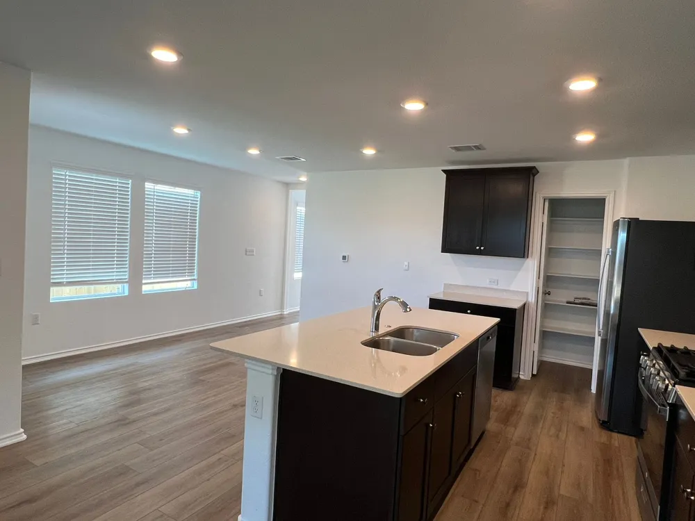 7221 Spotted Leaf Way Del Valle, TX 78617