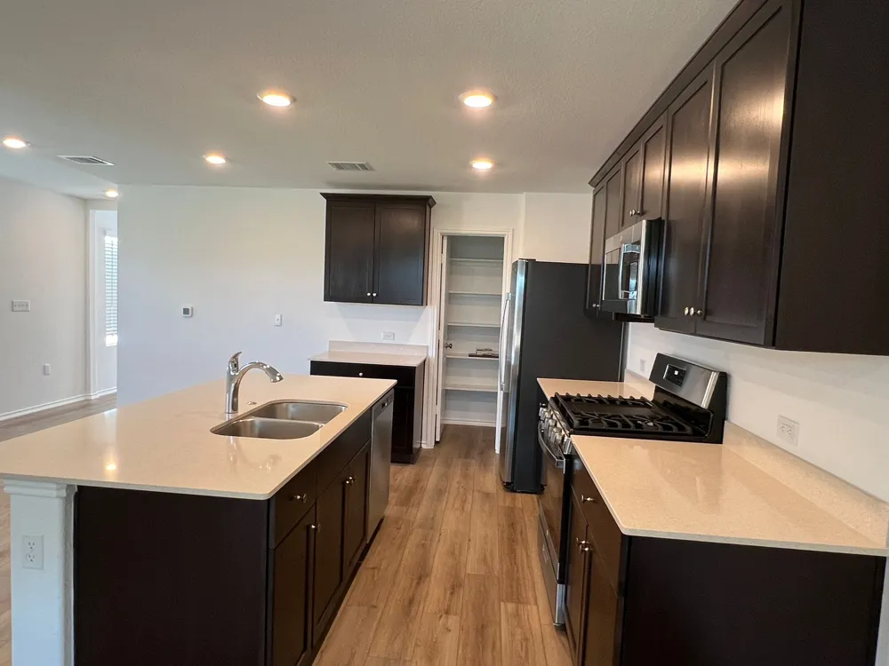 7221 Spotted Leaf Way Del Valle, TX 78617