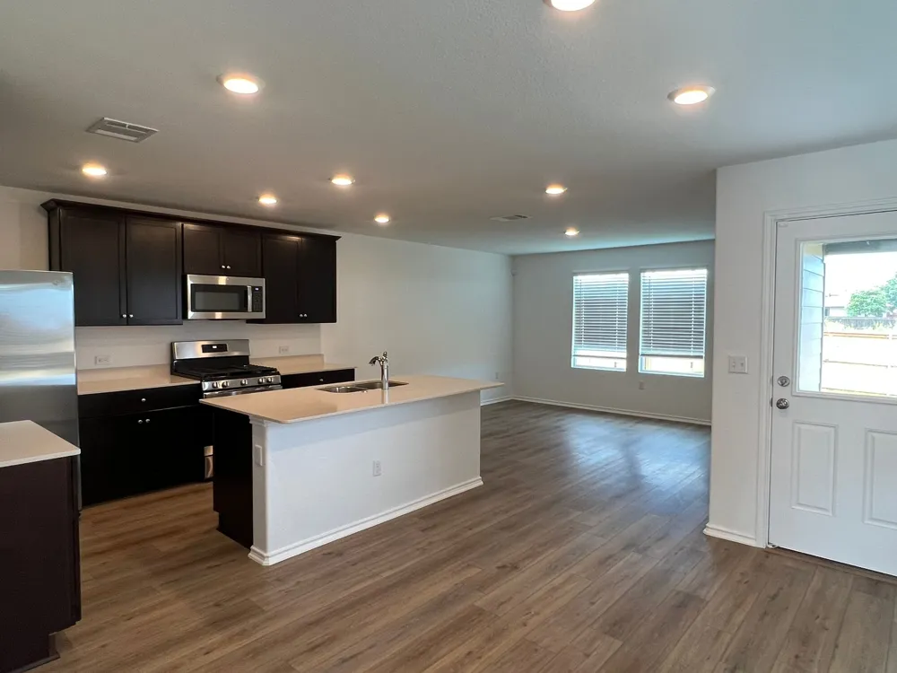 7221 Spotted Leaf Way Del Valle, TX 78617