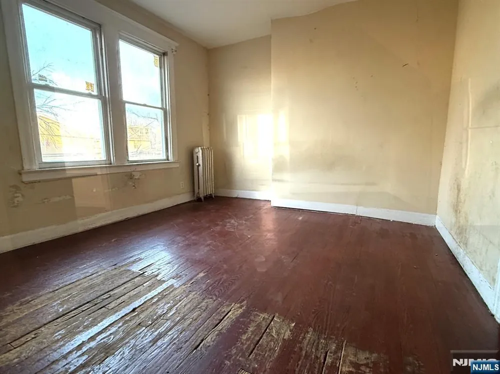 66 Scheerer Newark, NJ 07112