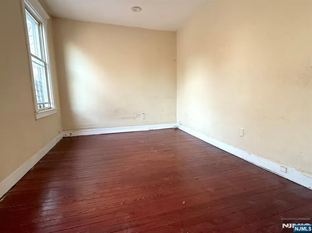 66 Scheerer Newark, NJ 07112