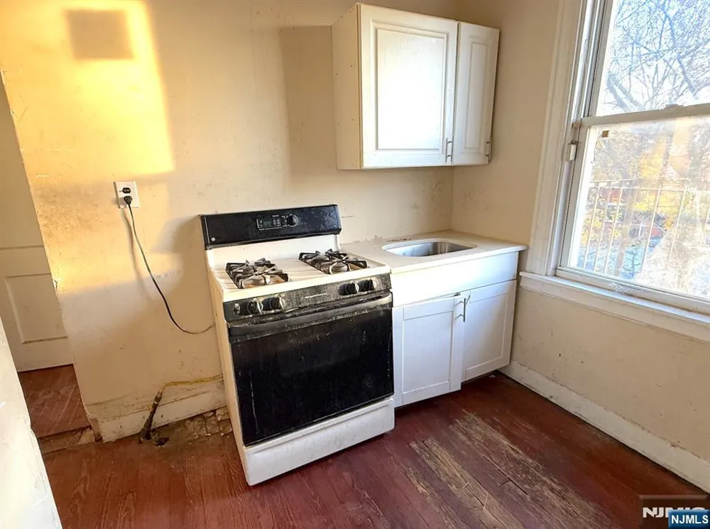66 Scheerer Newark, NJ 07112