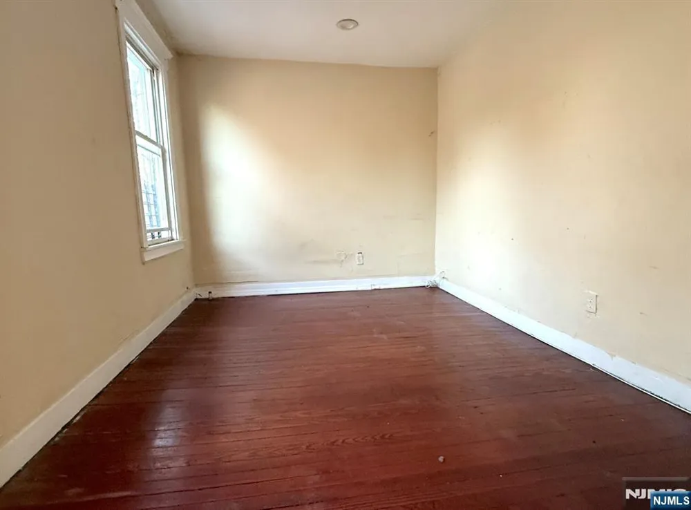 66 Scheerer Newark, NJ 07112