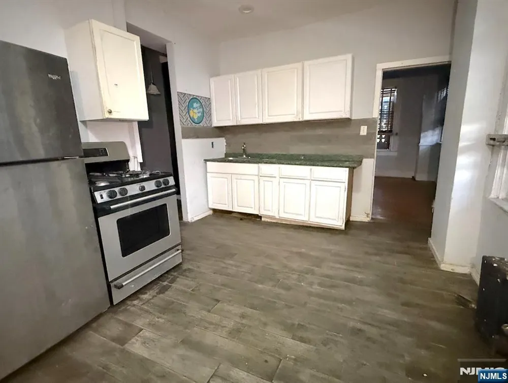66 Scheerer Newark, NJ 07112