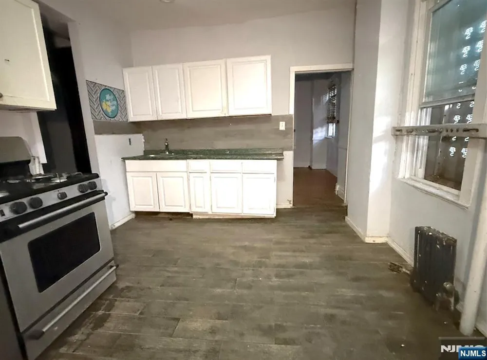 66 Scheerer Newark, NJ 07112