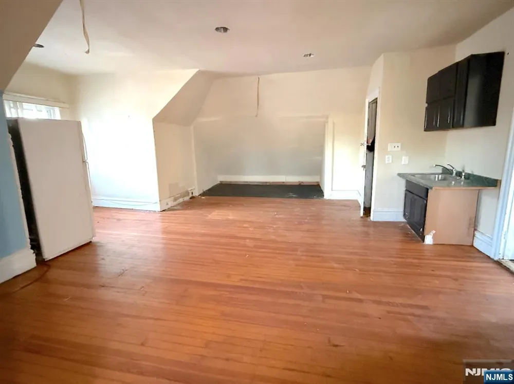 66 Scheerer Newark, NJ 07112