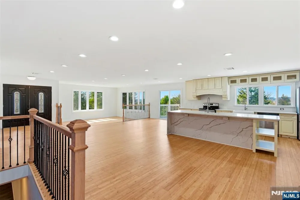 2 Rossi Drive Clinton, NJ 08809