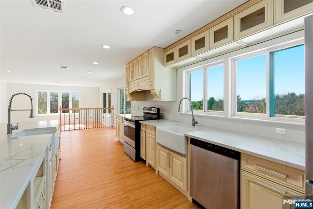 2 Rossi Drive Clinton, NJ 08809