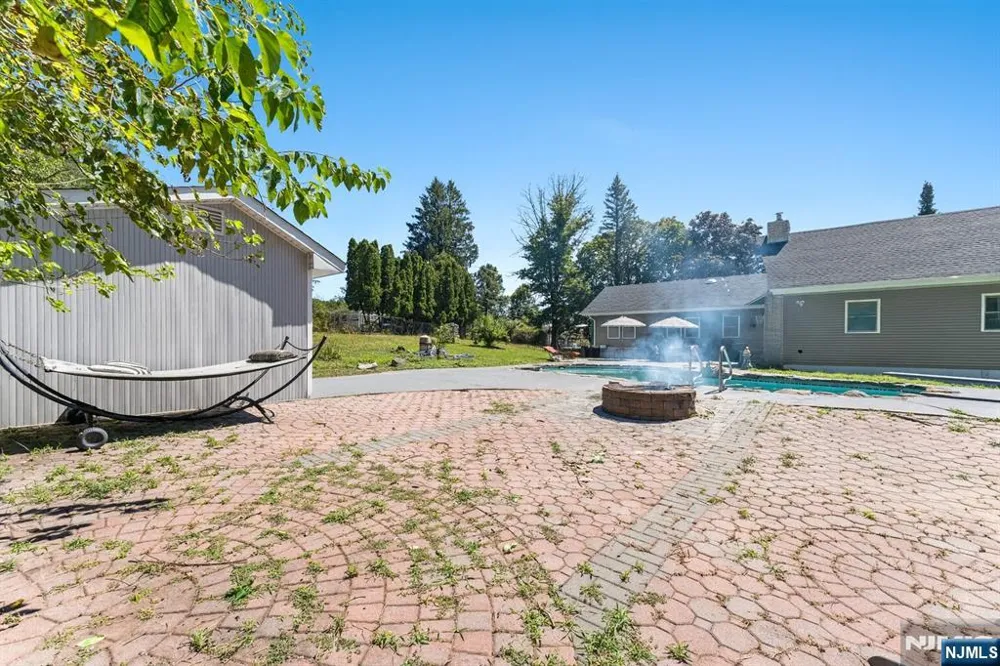 2 Rossi Drive Clinton, NJ 08809