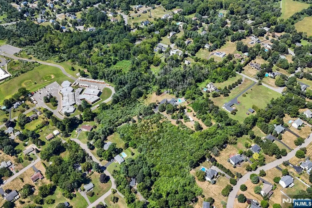 2 Rossi Drive Clinton, NJ 08809