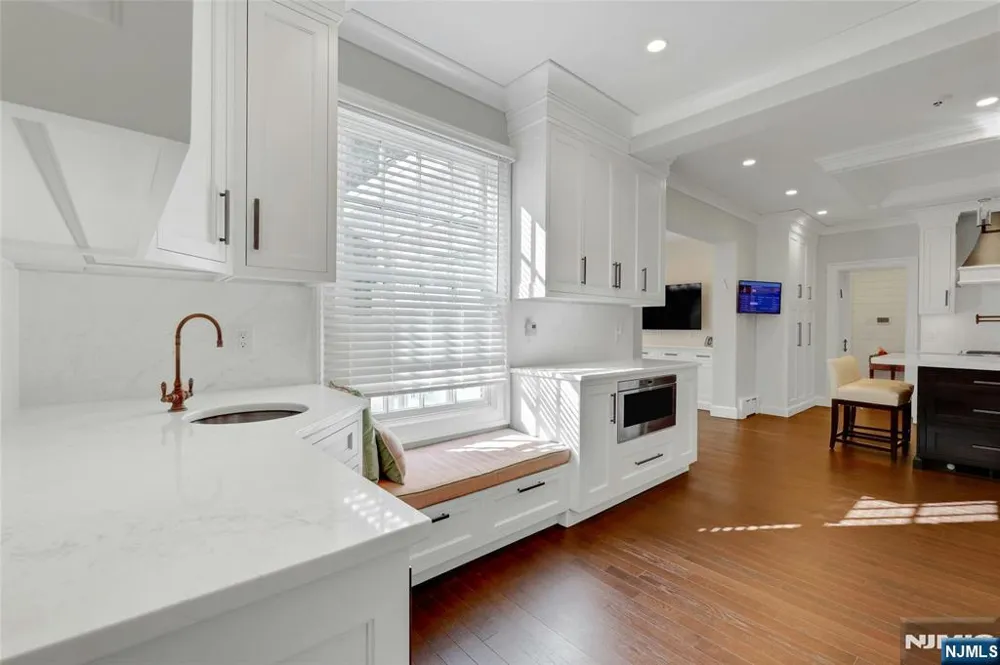 292 MAPLE Street Englewood, NJ 07631