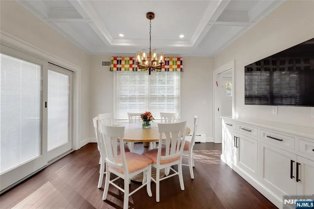 292 MAPLE Street Englewood, NJ 07631