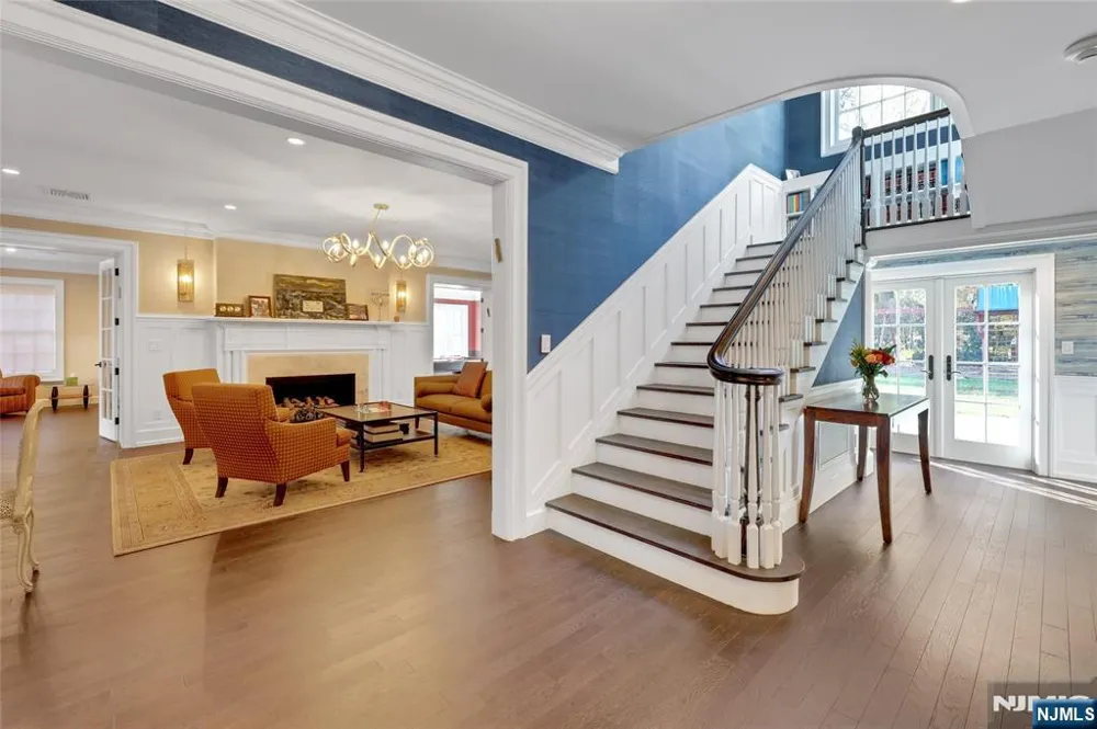 292 MAPLE Street Englewood, NJ 07631