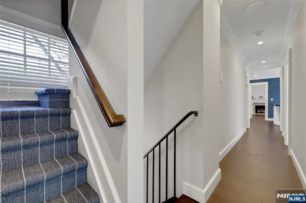 292 MAPLE Street Englewood, NJ 07631