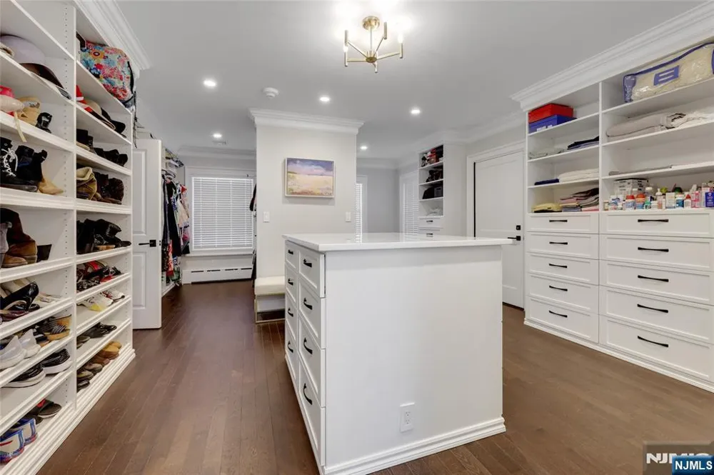 292 MAPLE Street Englewood, NJ 07631