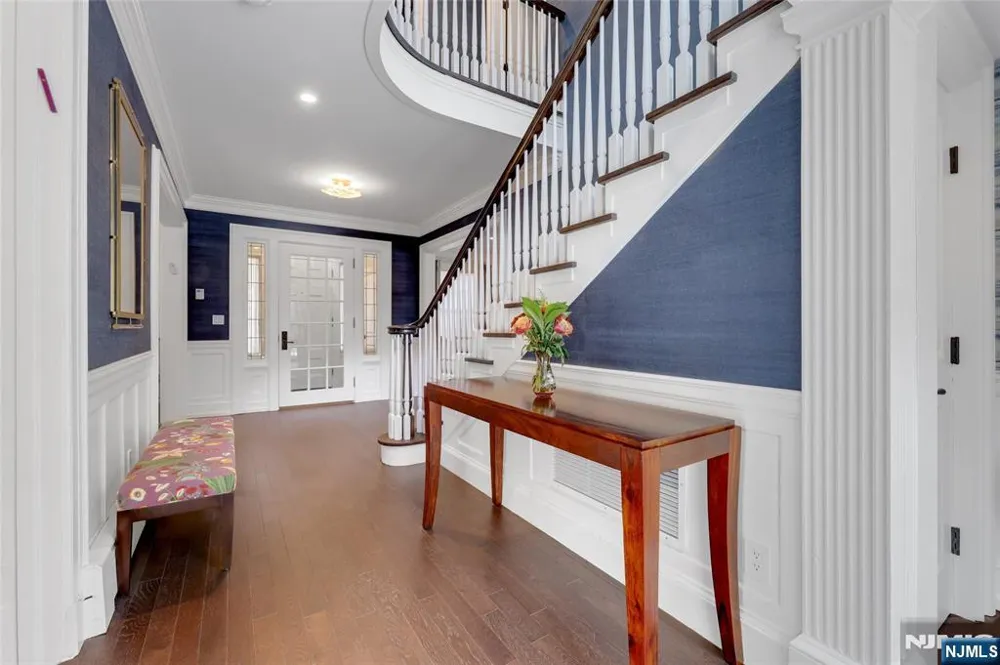 292 MAPLE Street Englewood, NJ 07631