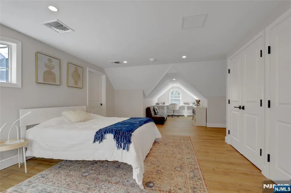 292 MAPLE Street Englewood, NJ 07631