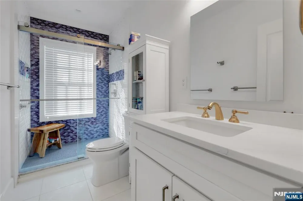 292 MAPLE Street Englewood, NJ 07631