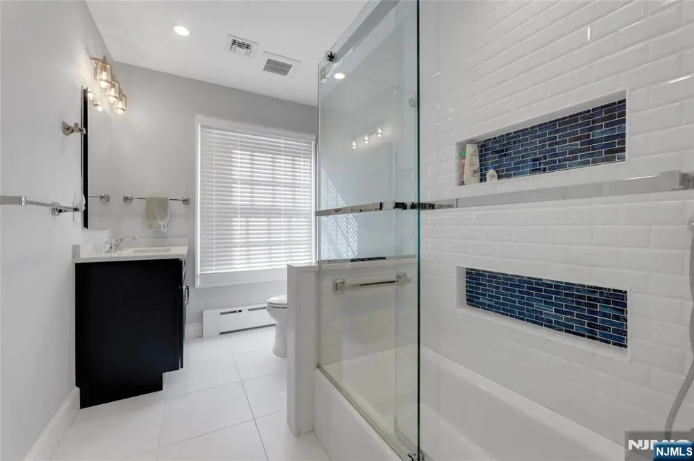 292 MAPLE Street Englewood, NJ 07631