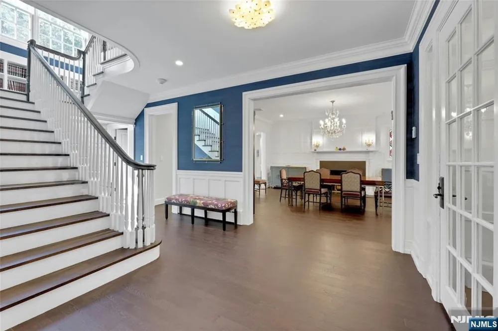 292 MAPLE Street Englewood, NJ 07631