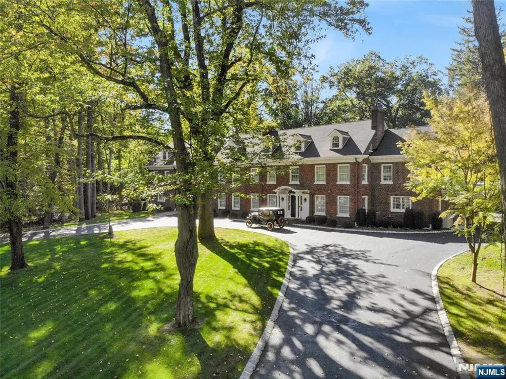 292 MAPLE Street Englewood, NJ 07631
