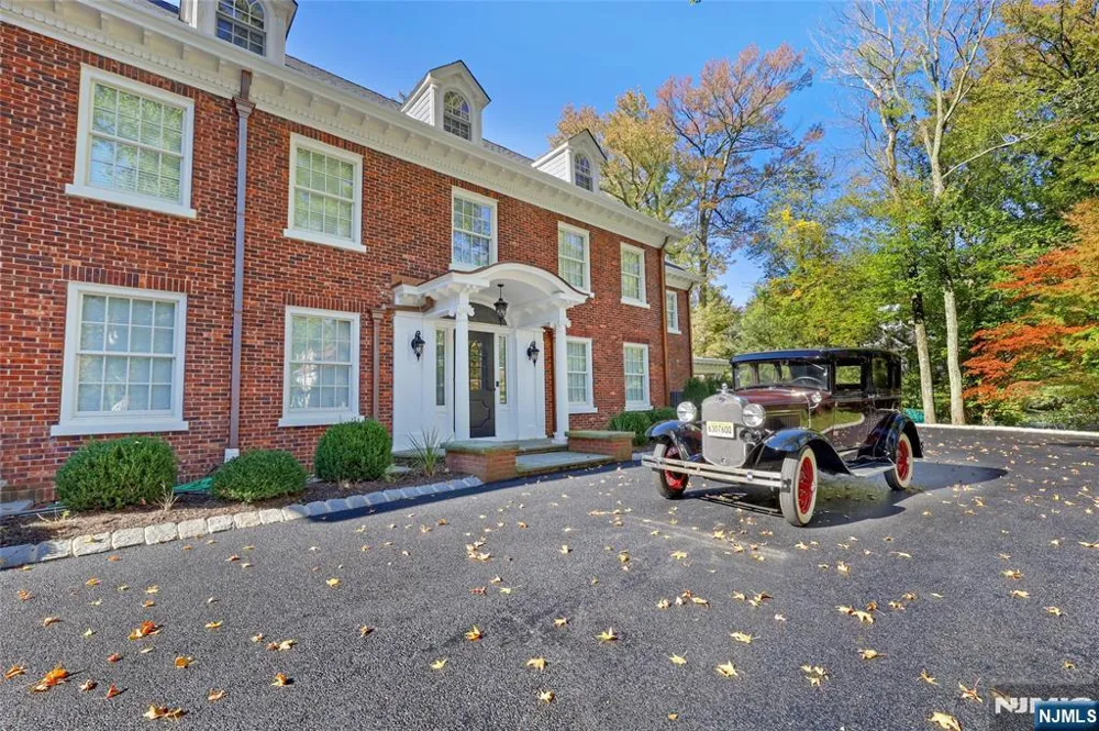 292 MAPLE Street Englewood, NJ 07631