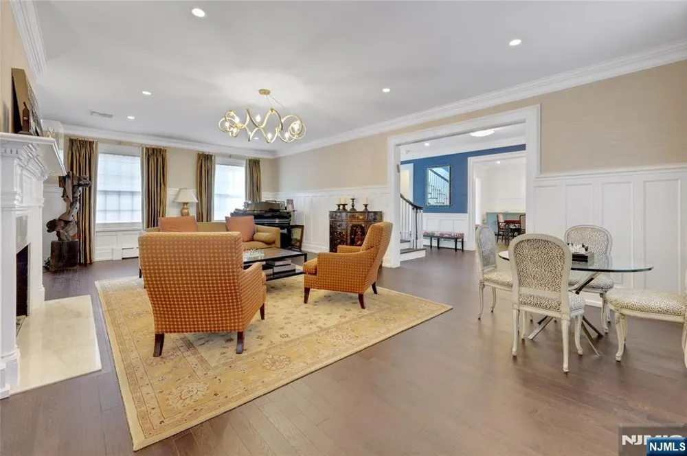 292 MAPLE Street Englewood, NJ 07631