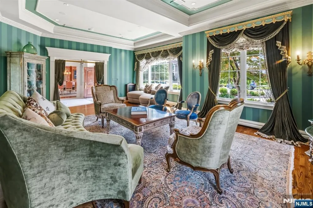 27 Roberts Road Englewood Cliffs, NJ 07632