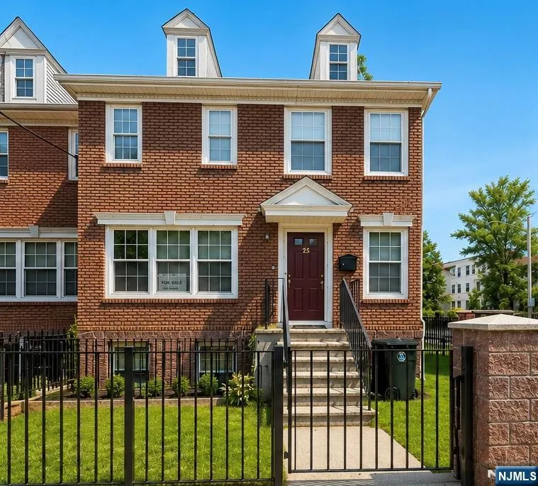 25 Holland Street Newark, NJ 07103