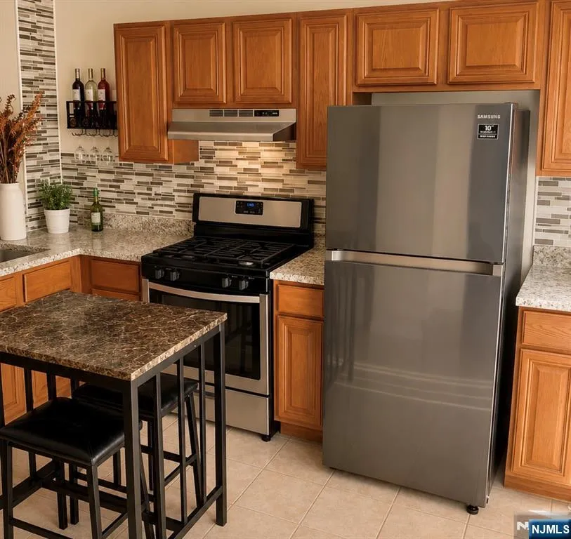 25 Holland Street Newark, NJ 07103