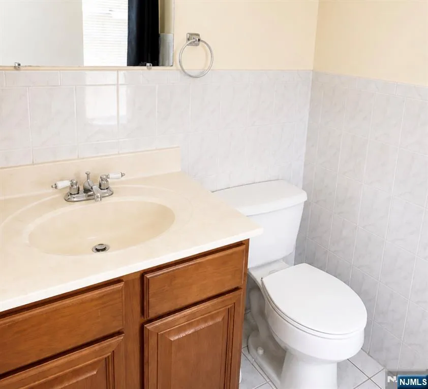 25 Holland Street Newark, NJ 07103