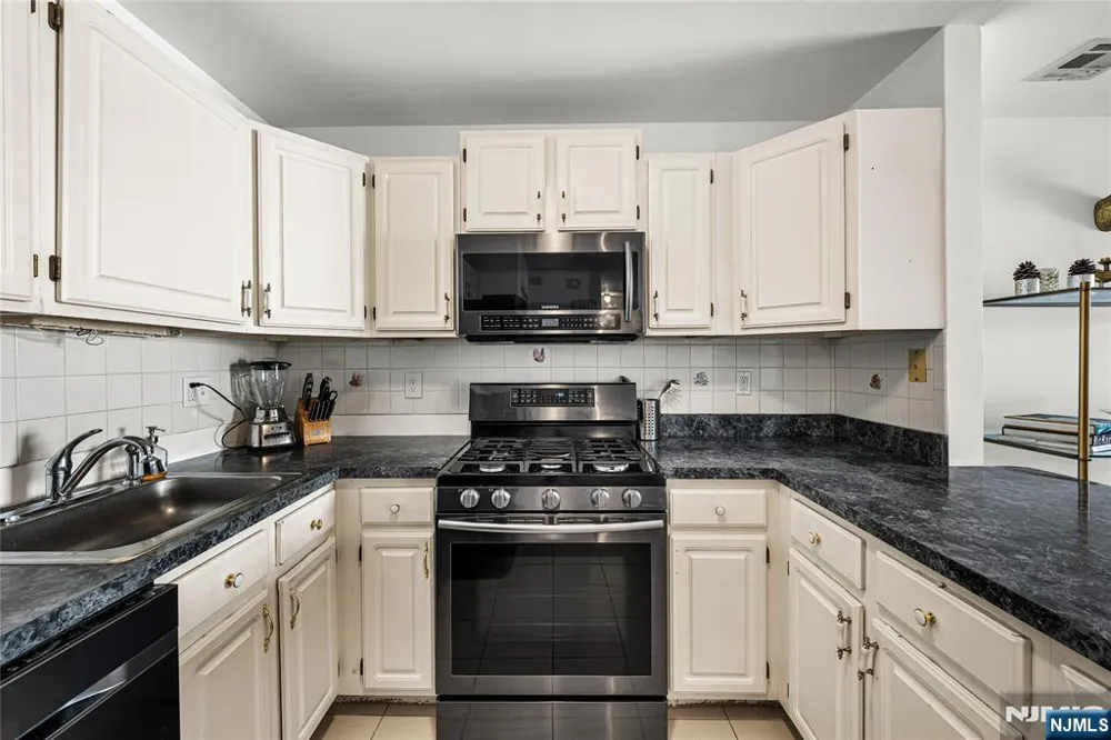 84 Union Street Newark, NJ 07105