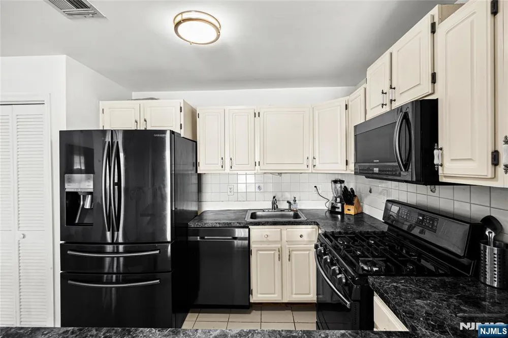 84 Union Street Newark, NJ 07105
