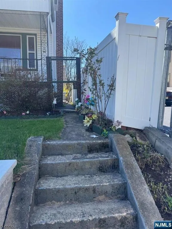 14 Helen Place Newark, NJ 07106