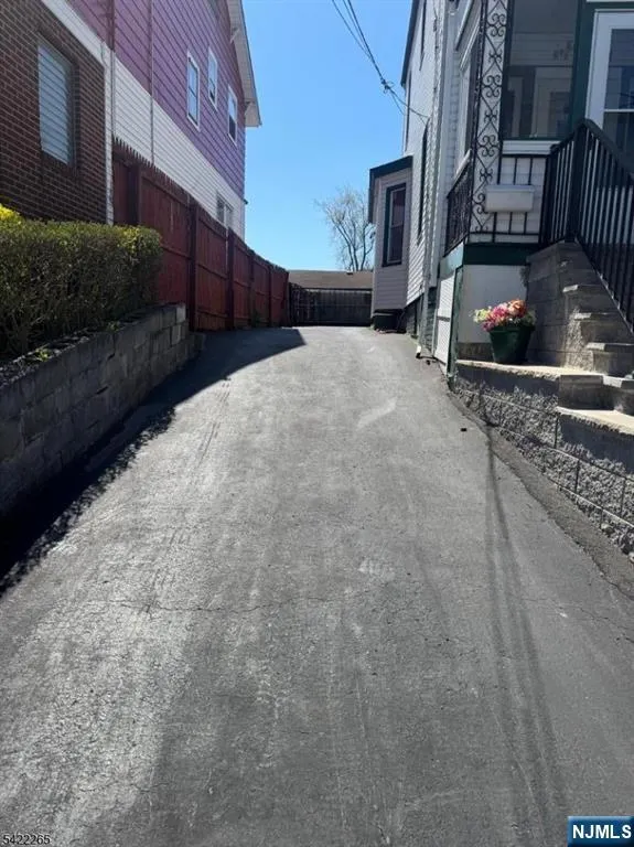 14 Helen Place Newark, NJ 07106