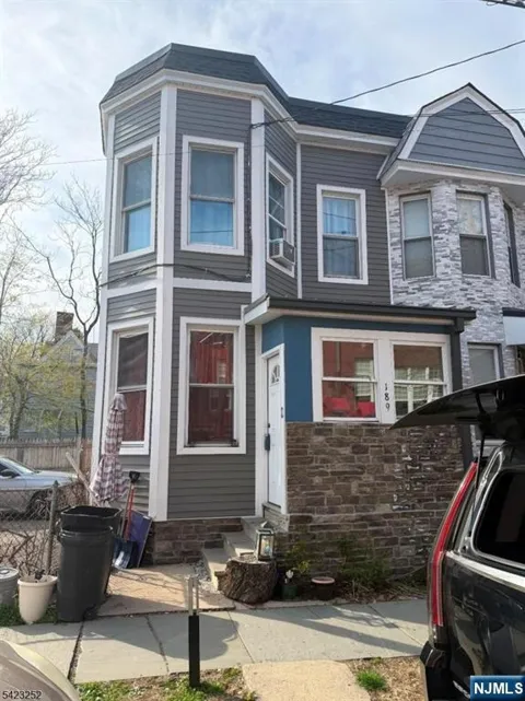 189 Duane Street