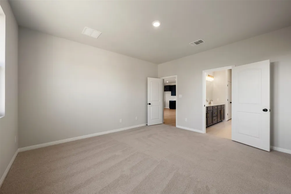 126 Arlington Park Loop Hutto, TX 78634