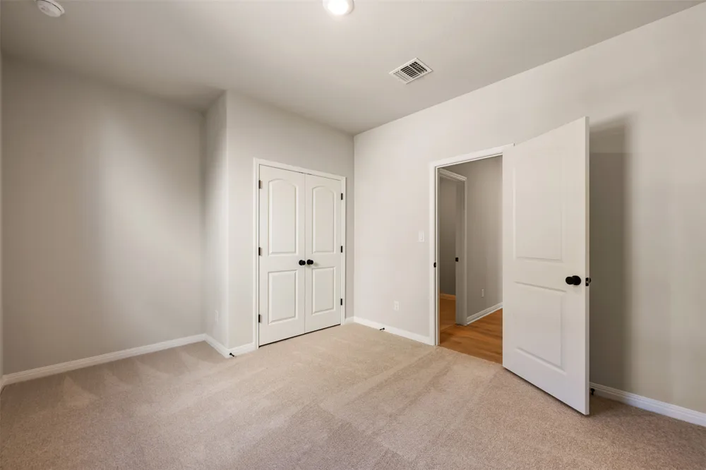 126 Arlington Park Loop Hutto, TX 78634