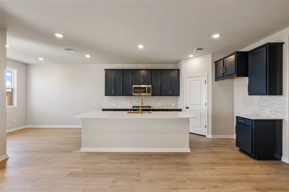 126 Arlington Park Loop Hutto, TX 78634