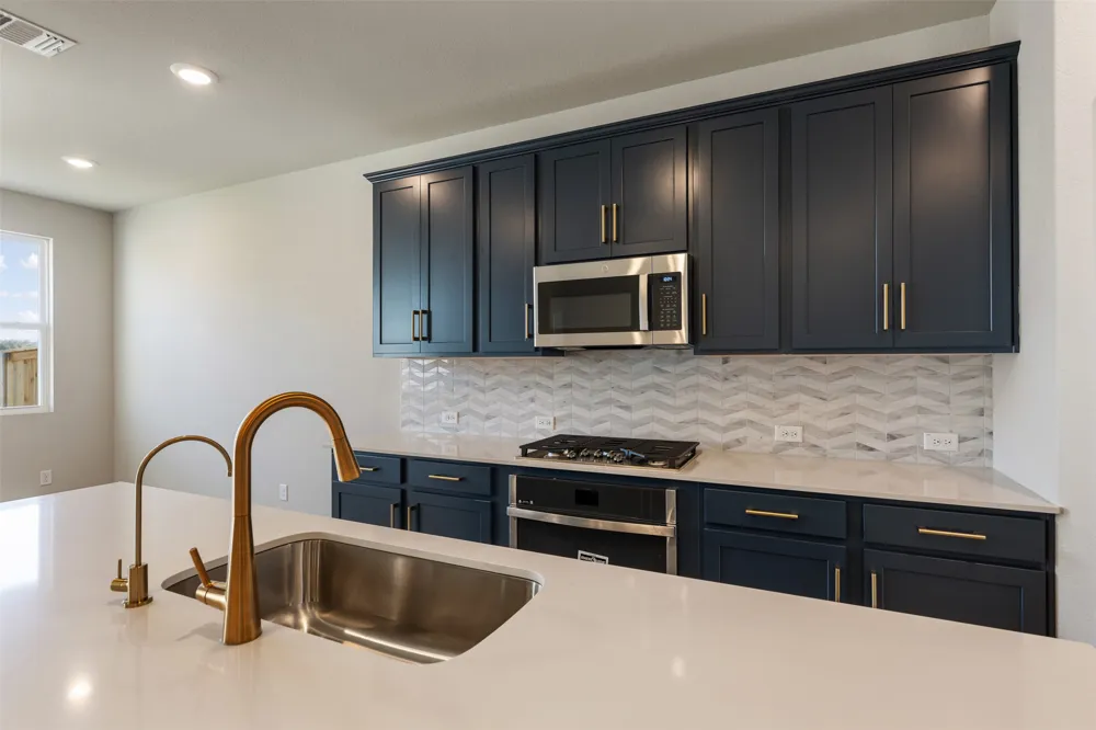 126 Arlington Park Loop Hutto, TX 78634