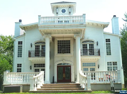 42 River Street