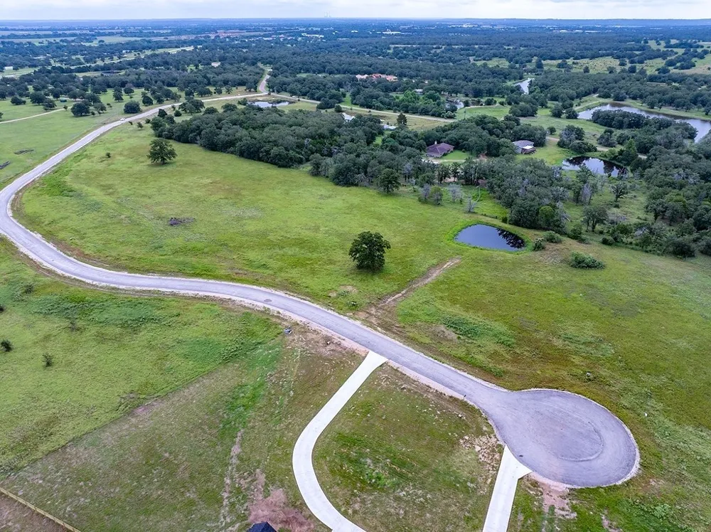 4 Feder Way West Point, TX 78963