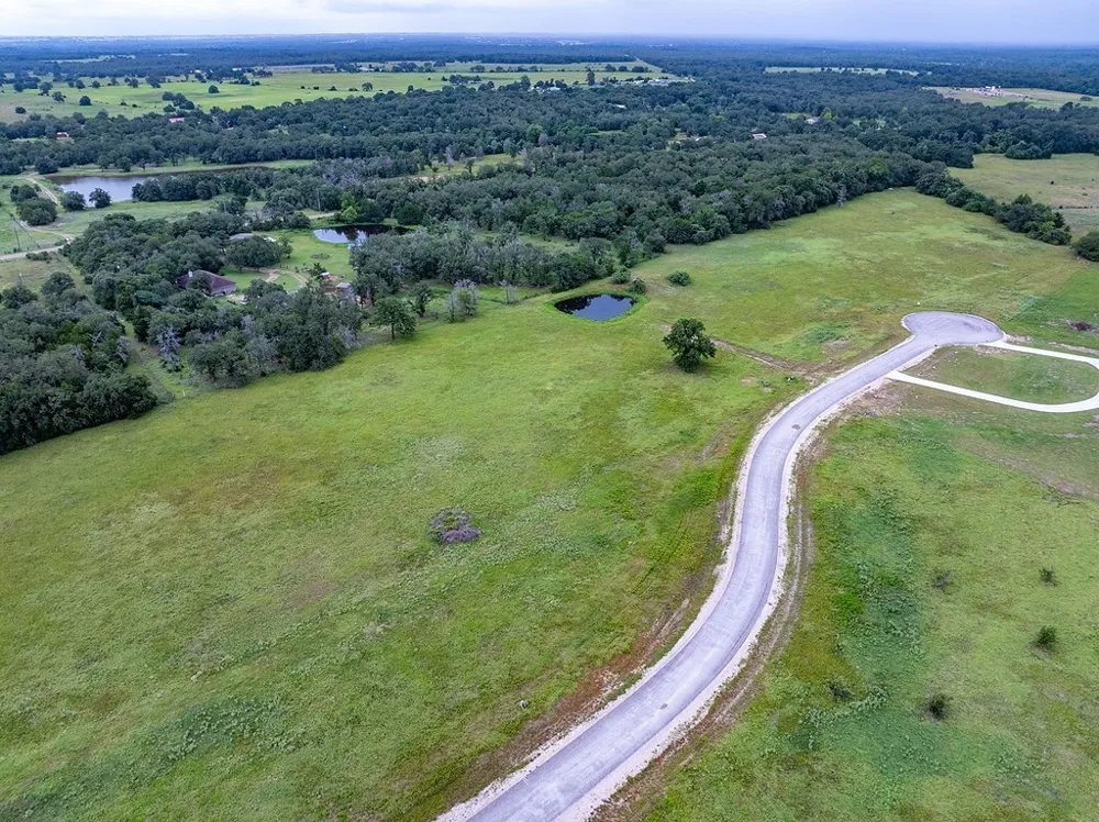 4 Feder Way West Point, TX 78963