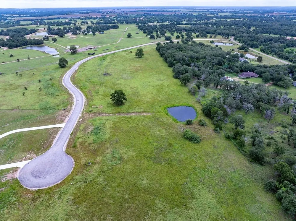 4 Feder Way West Point, TX 78963