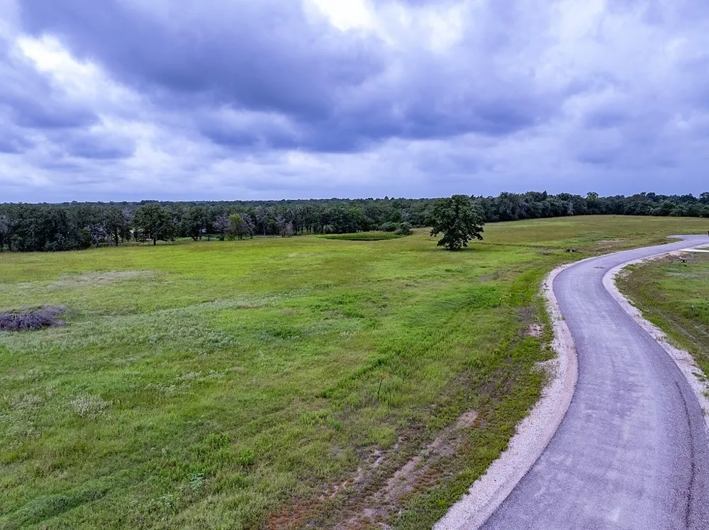 4 Feder Way West Point, TX 78963