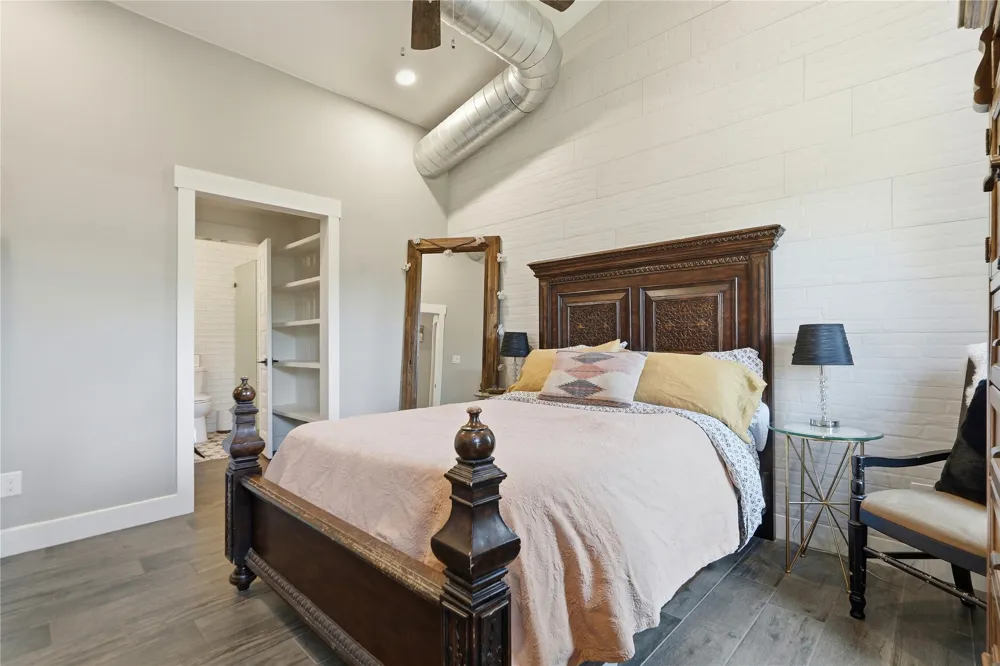 18406 Roundrock Road Jonestown, TX 78645
